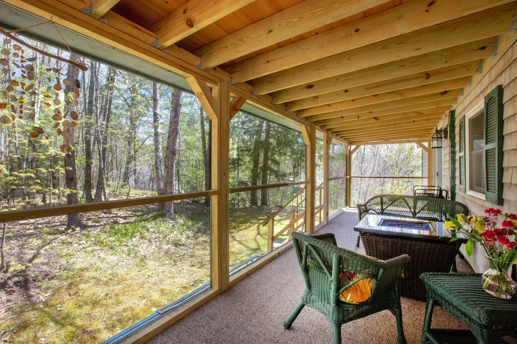 157 Old Bath Road Wiscasset ME 04578