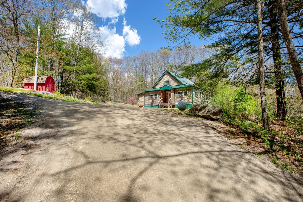 157 Old Bath Road Wiscasset ME 04578