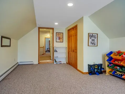 89 Axtell Drive Oakland ME 04963