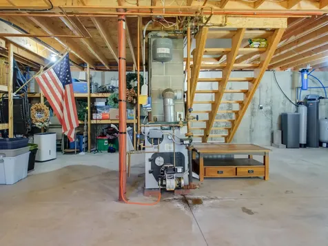 89 Axtell Drive Oakland ME 04963