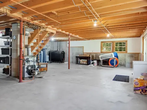 89 Axtell Drive Oakland ME 04963