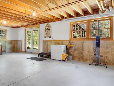 89 Axtell Drive Oakland ME 04963