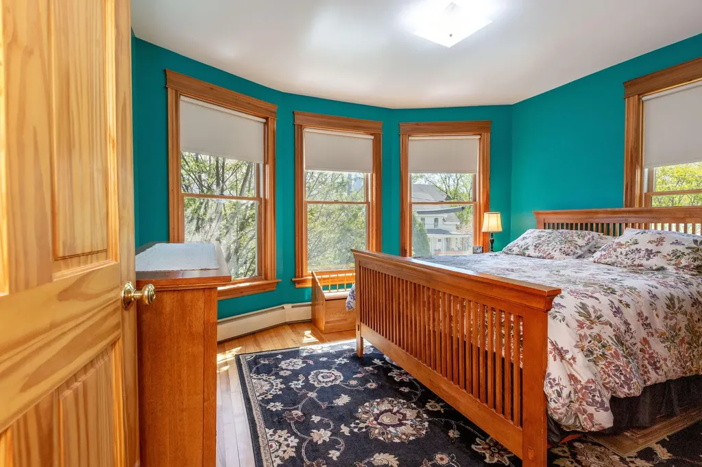 17 Wolcott Street Portland ME 04102
