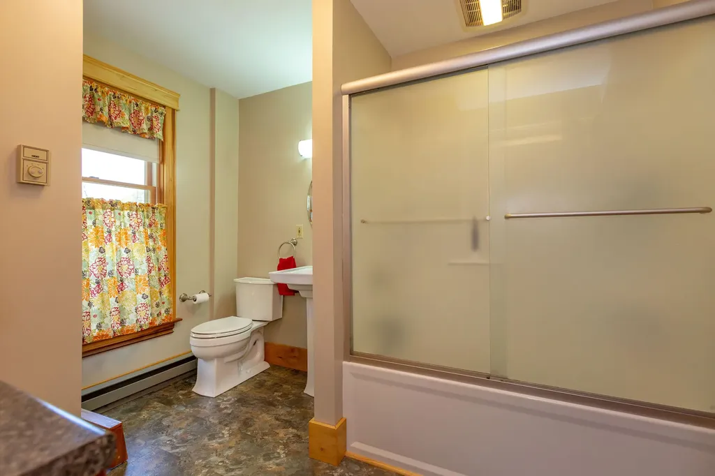 17 Wolcott Street Portland ME 04102