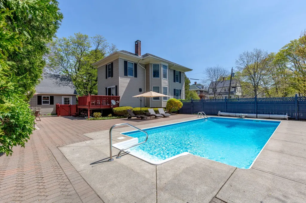 17 Wolcott Street Portland ME 04102
