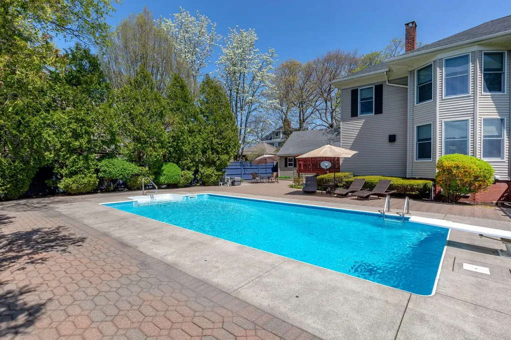 17 Wolcott Street Portland ME 04102