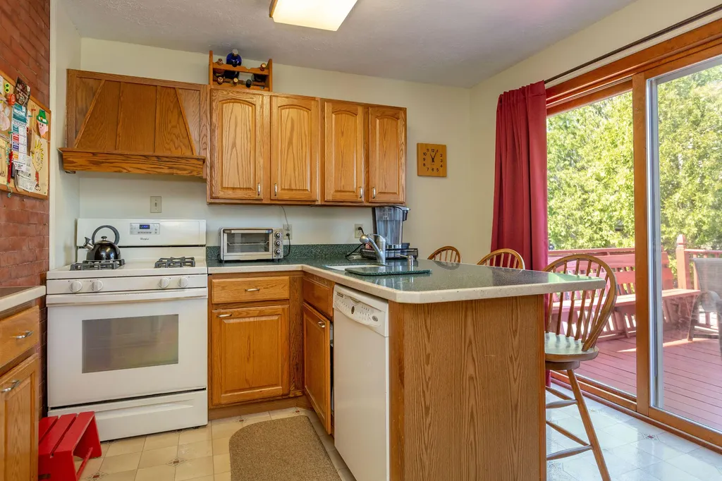 17 Wolcott Street Portland ME 04102