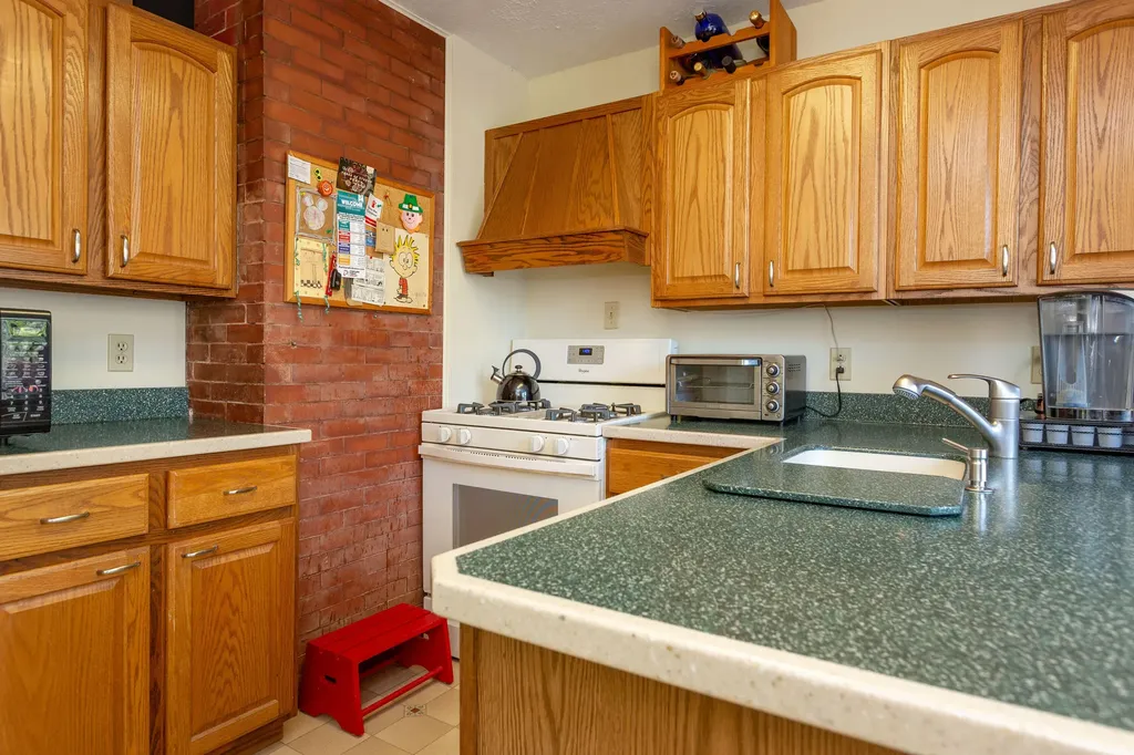 17 Wolcott Street Portland ME 04102