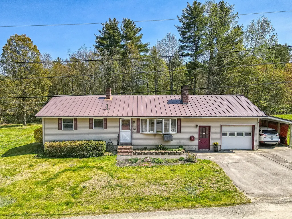 24 Roberta Street Farmingdale ME 04344