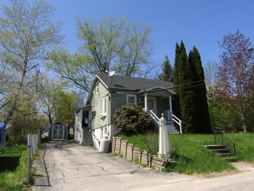8 Eustis Street Lewiston ME 04240