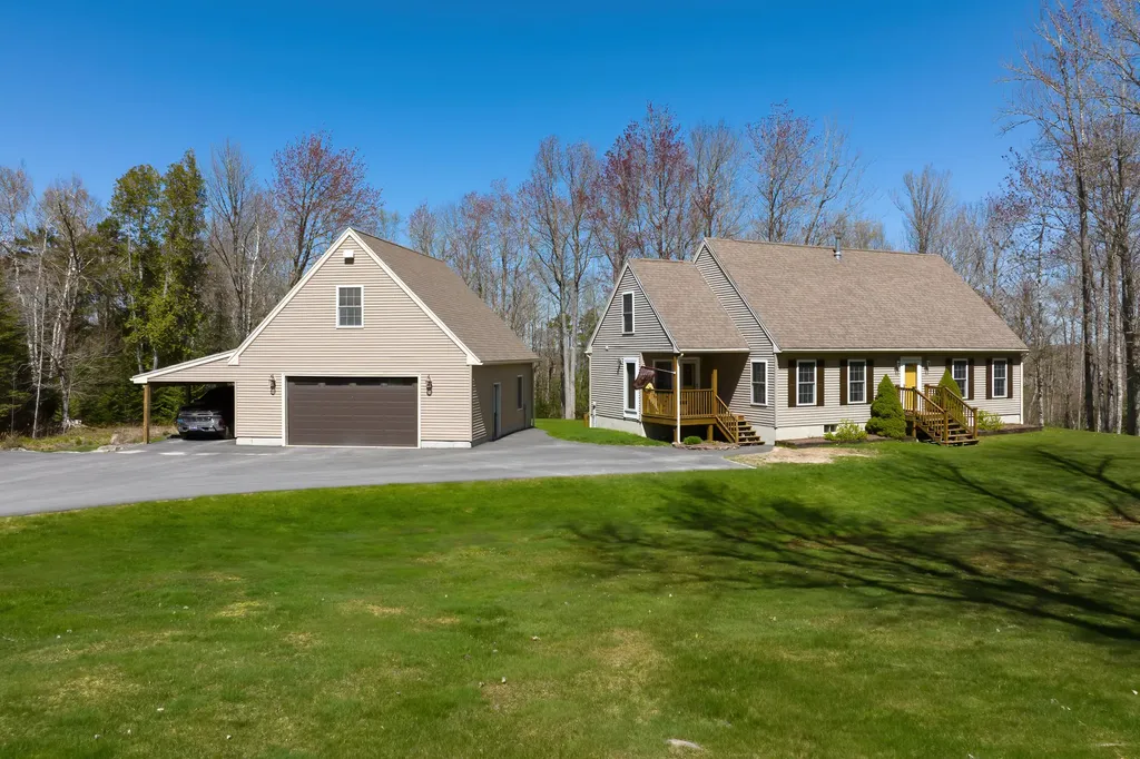 118 Crabtree Circle Hancock ME 04640