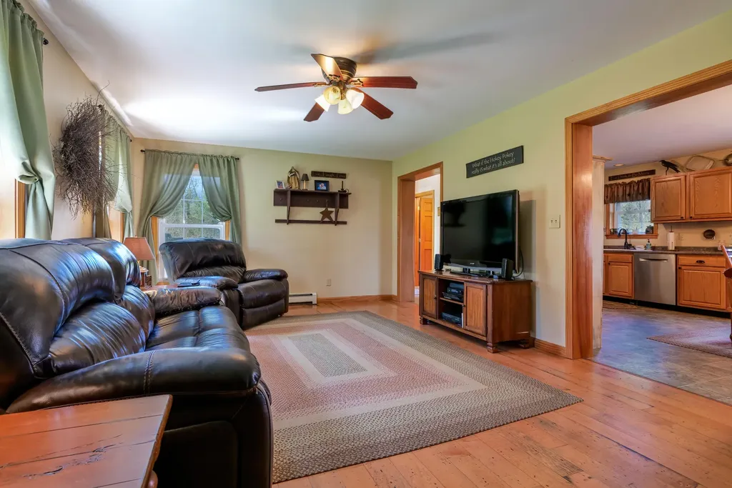 118 Crabtree Circle Hancock ME 04640