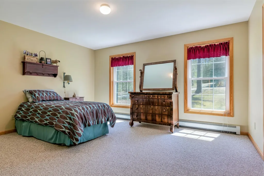 118 Crabtree Circle Hancock ME 04640