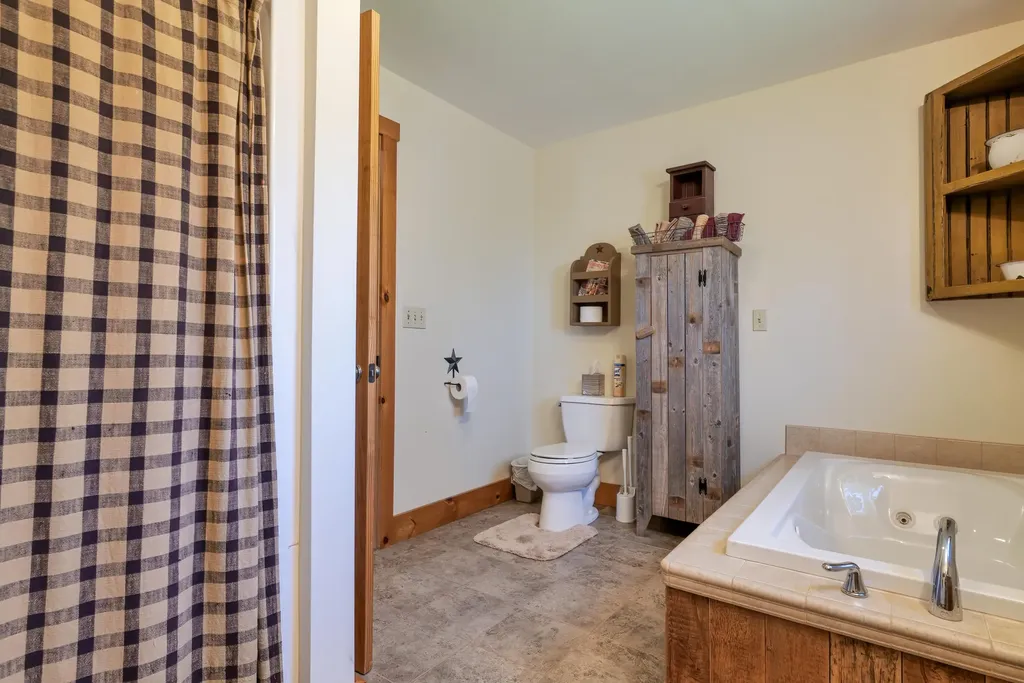118 Crabtree Circle Hancock ME 04640