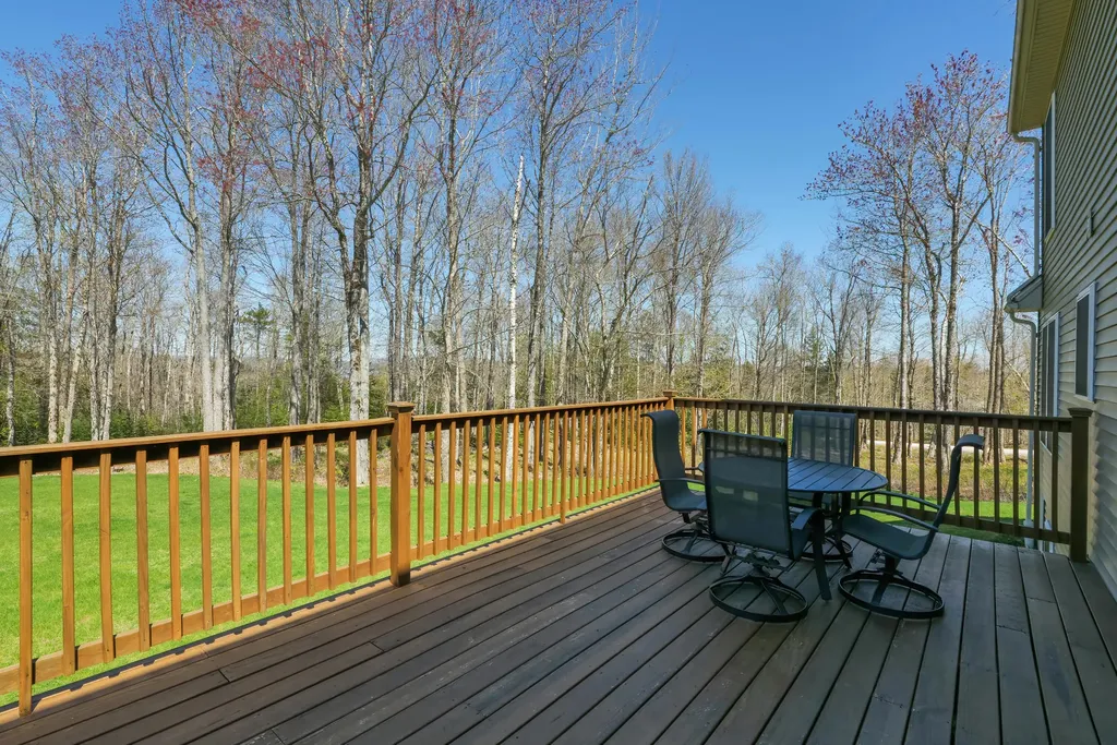 118 Crabtree Circle Hancock ME 04640