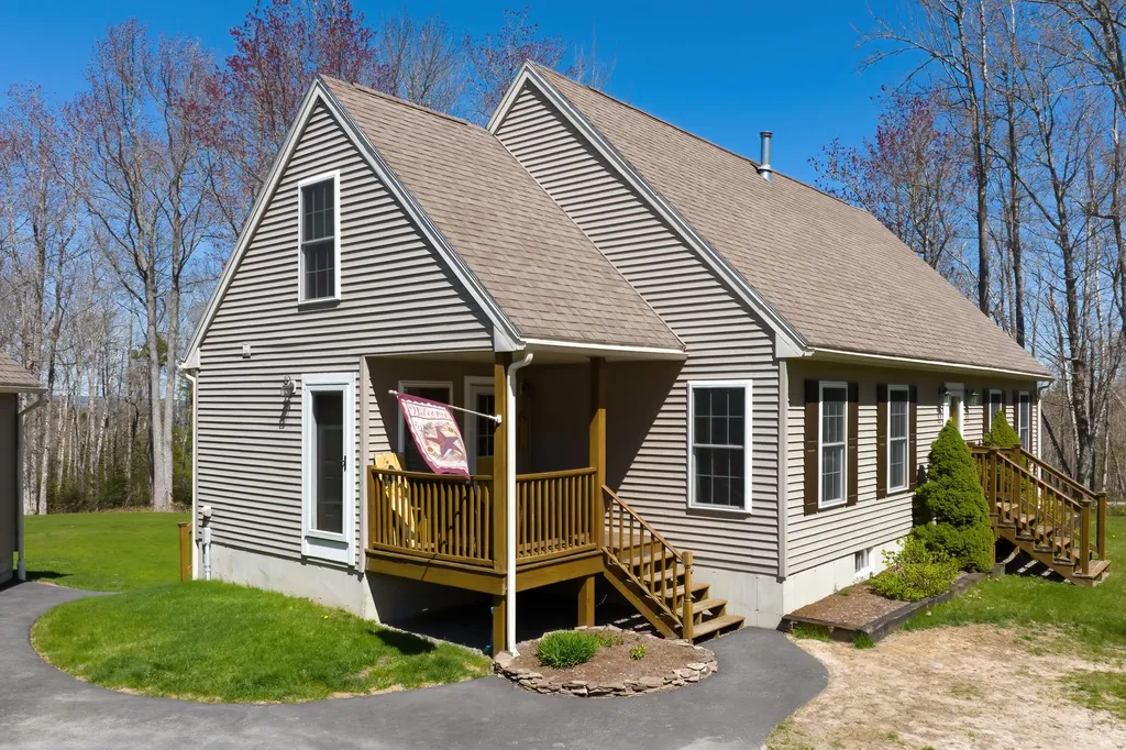 118 Crabtree Circle Hancock ME 04640