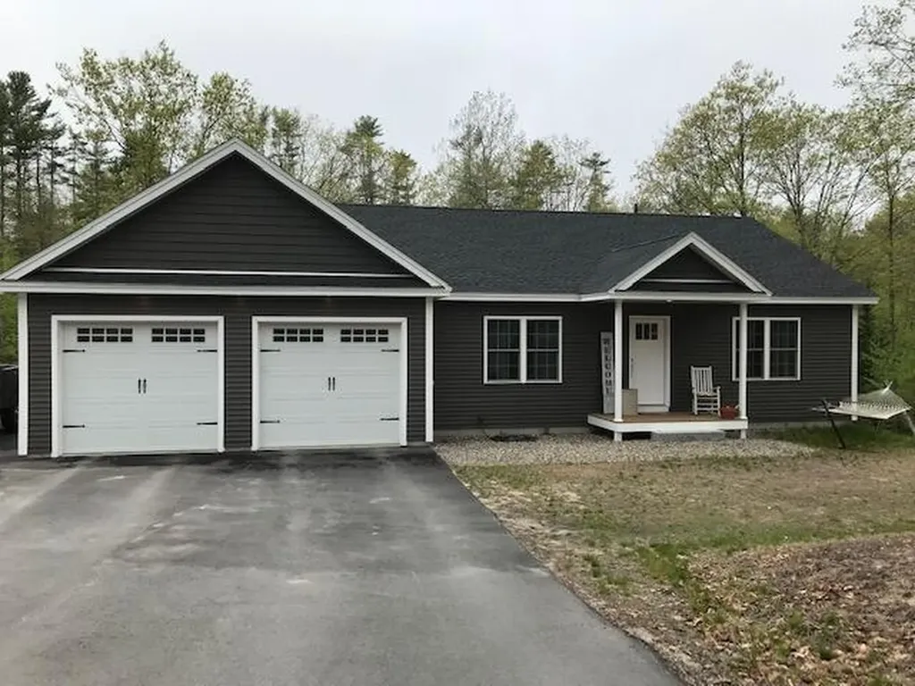 31 Oak Drive Cornish ME 04020