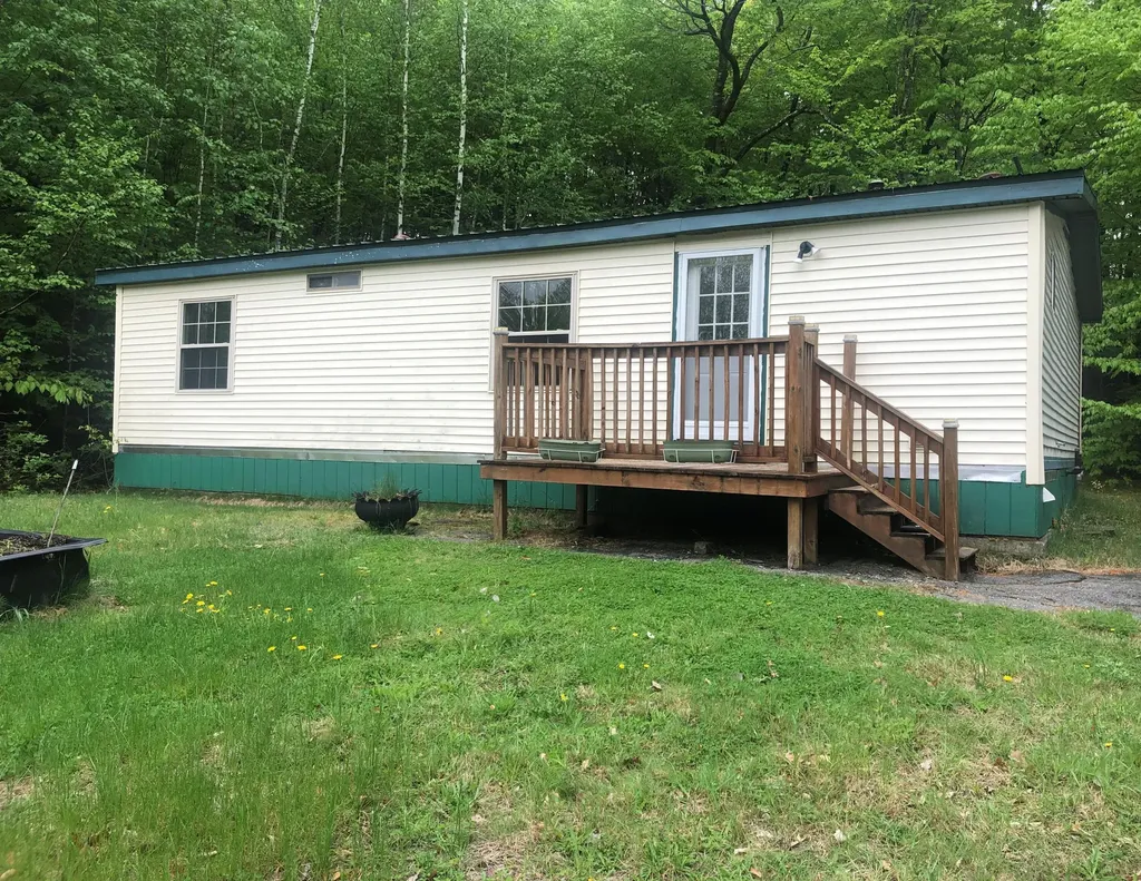 44 Taylor Woods Road Belgrade ME 04917