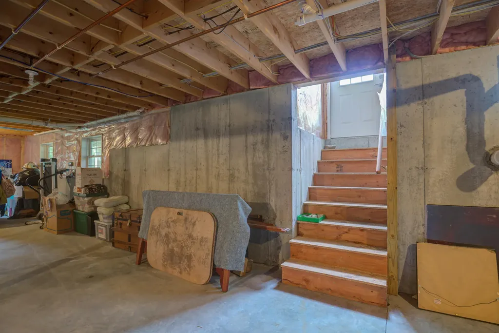 8 Stonewall Lane Saco ME 04072