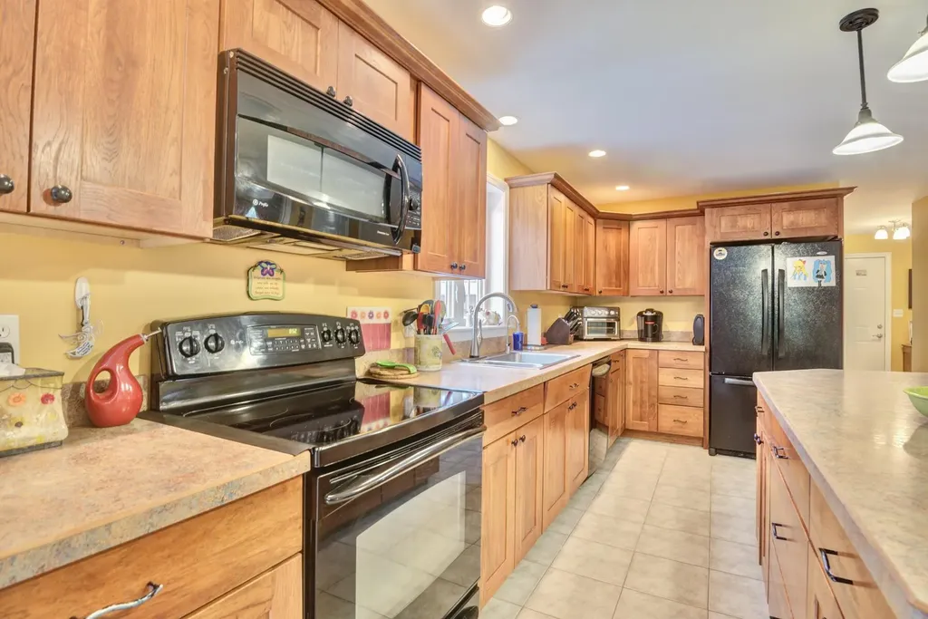 8 Stonewall Lane Saco ME 04072