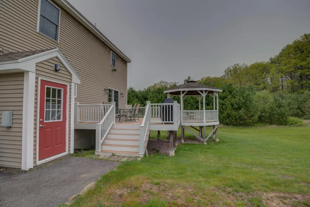 8 Stonewall Lane Saco ME 04072