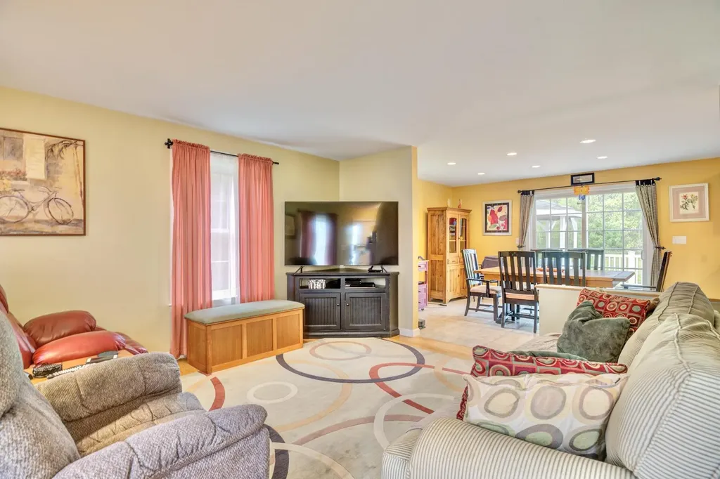 8 Stonewall Lane Saco ME 04072