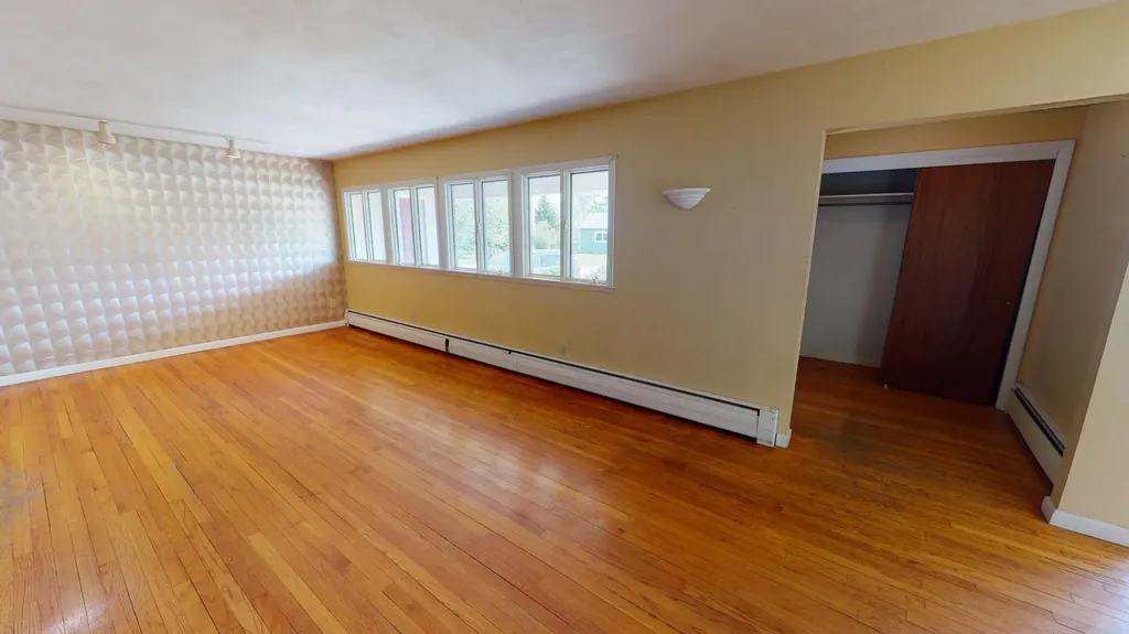 8 Mountainview Drive Orono ME 04473