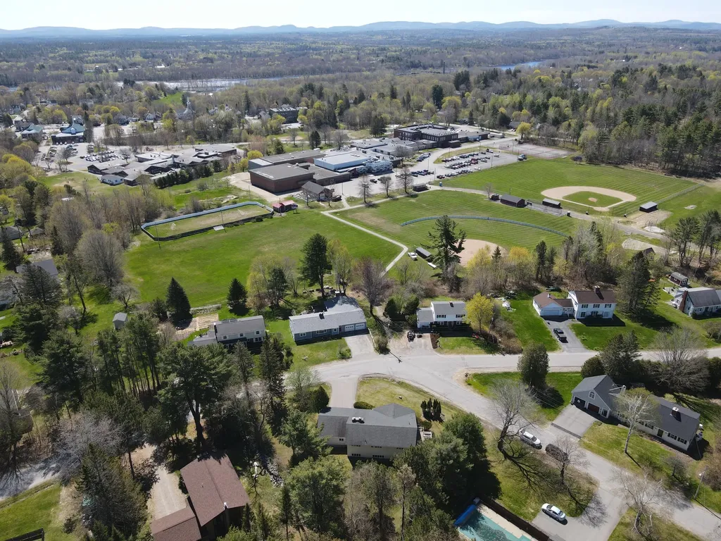 8 Mountainview Drive Orono ME 04473