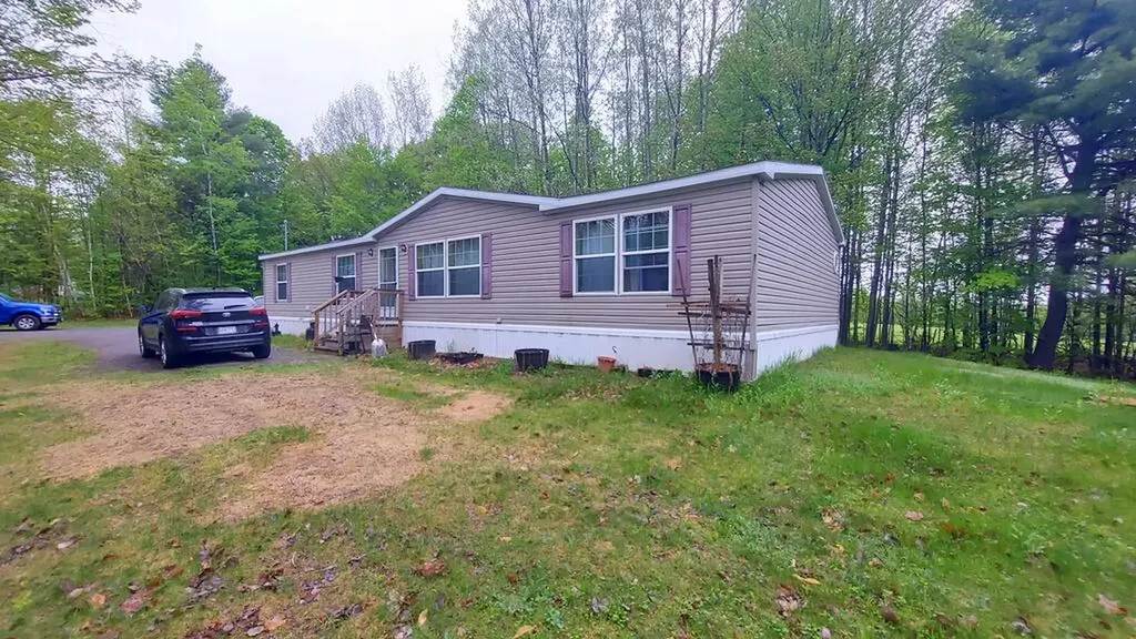 16 Dore Lane Madison ME 04950