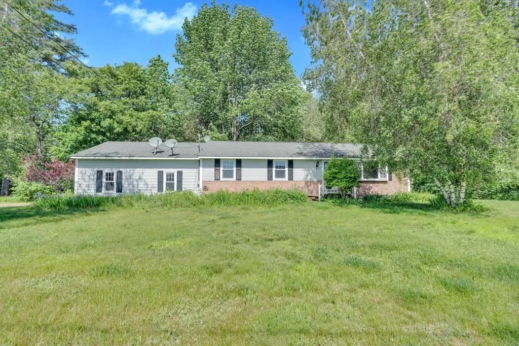 10 1st Street Shapleigh ME 04076
