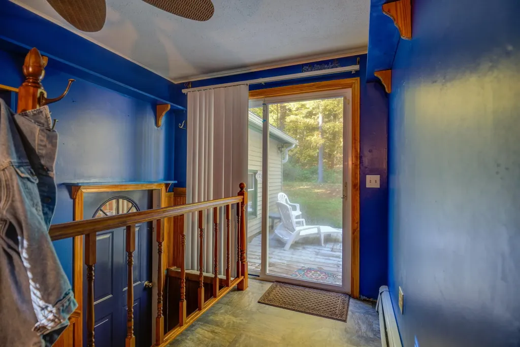 42 Swans Road Raymond ME 04071