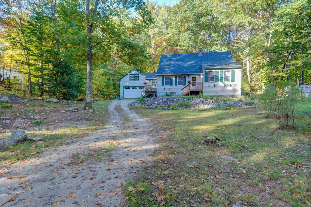 42 Swans Road Raymond ME 04071