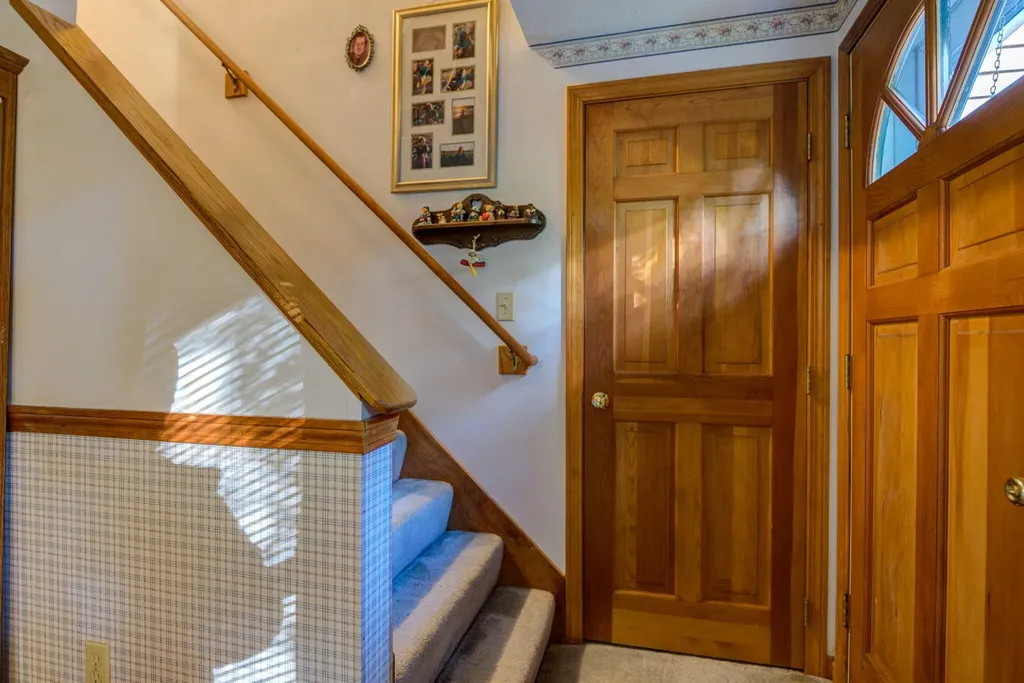 42 Swans Road Raymond ME 04071