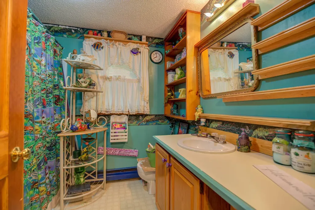 42 Swans Road Raymond ME 04071