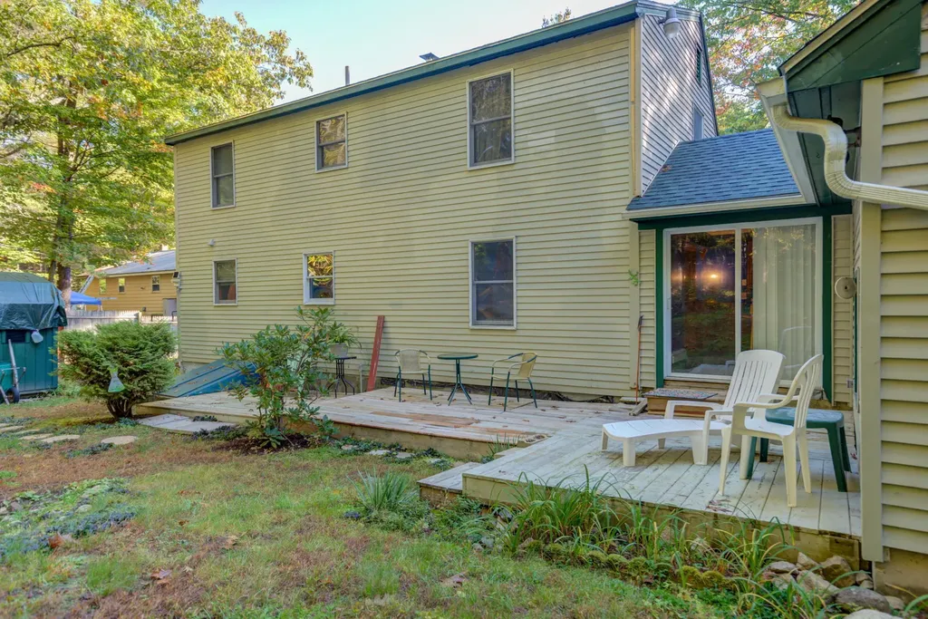 42 Swans Road Raymond ME 04071
