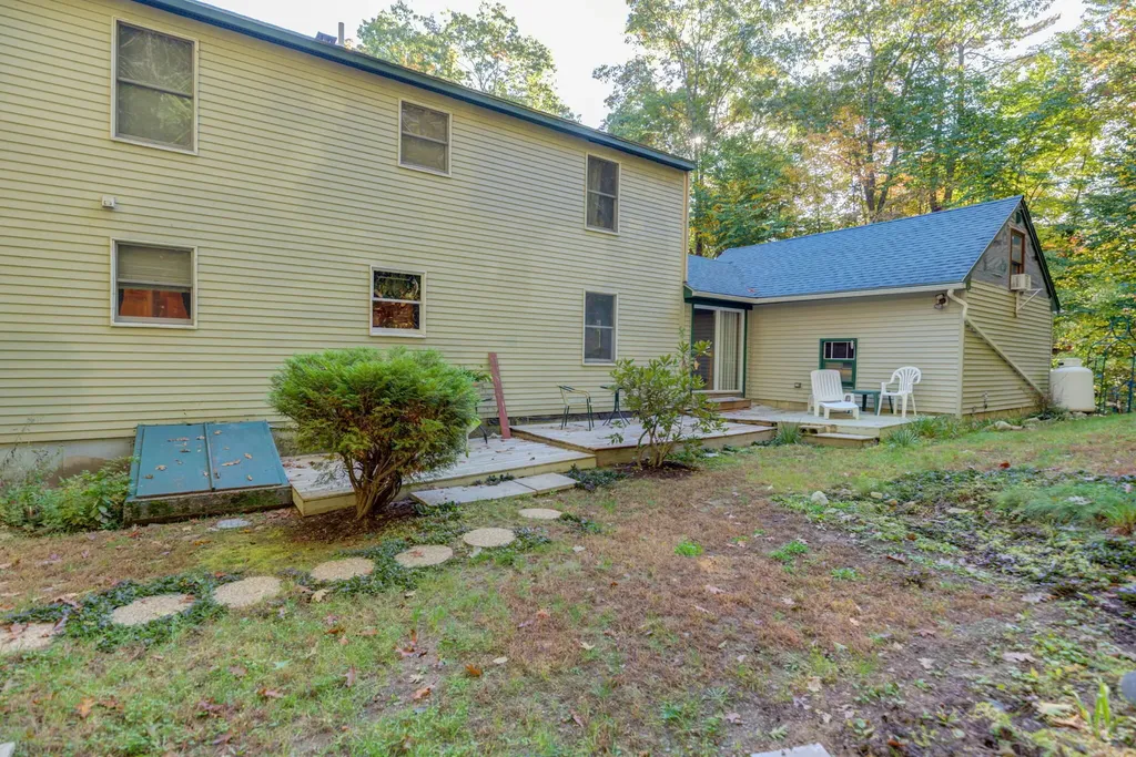 42 Swans Road Raymond ME 04071