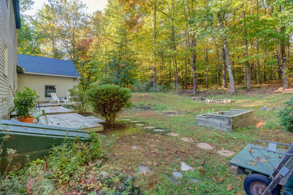 42 Swans Road Raymond ME 04071