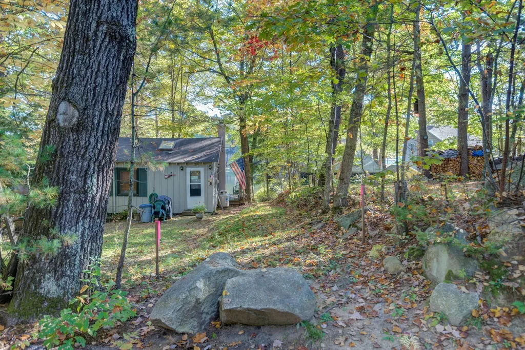 42 Swans Road Raymond ME 04071