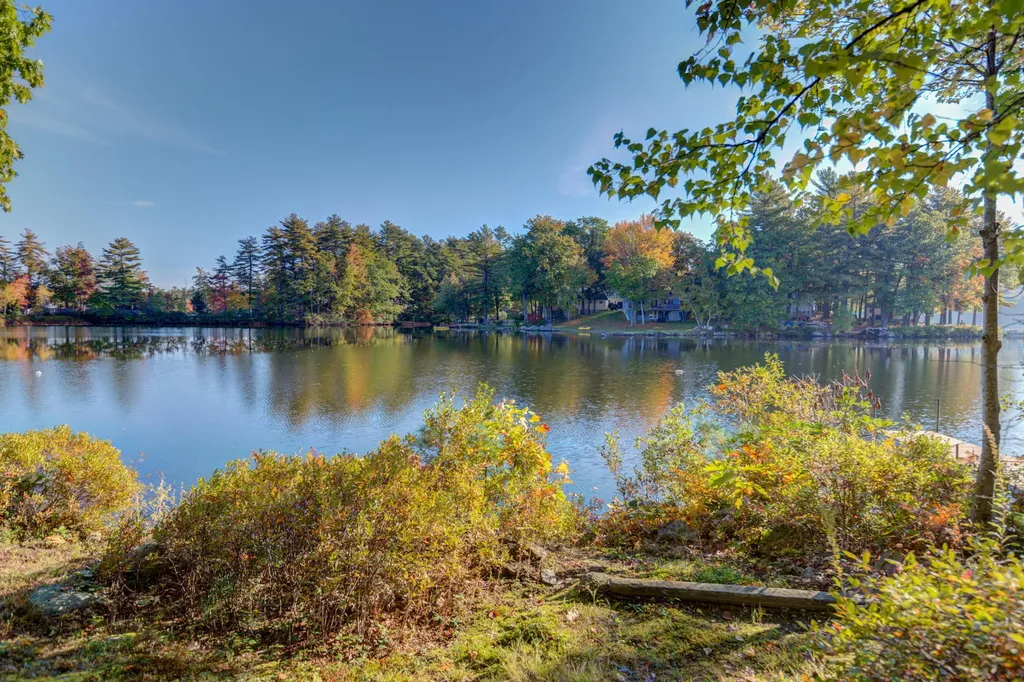 42 Swans Road Raymond ME 04071