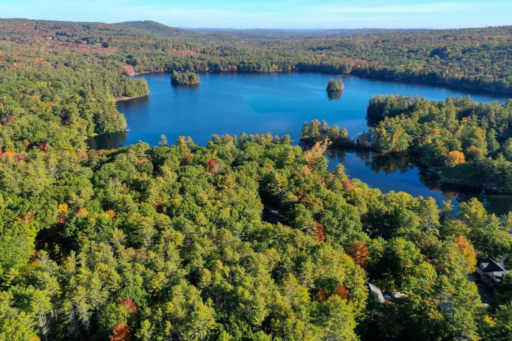 42 Swans Road Raymond ME 04071