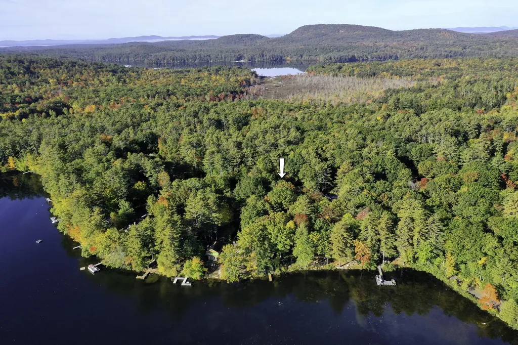 42 Swans Road Raymond ME 04071