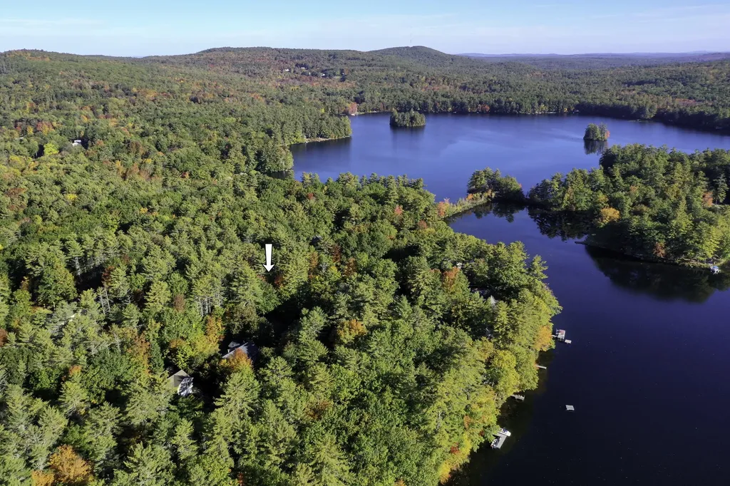 42 Swans Road Raymond ME 04071