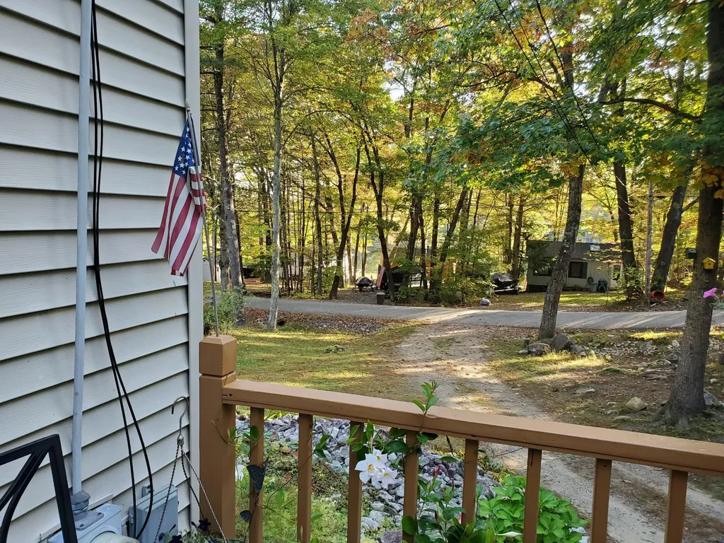 42 Swans Road Raymond ME 04071