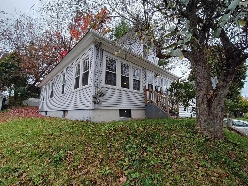55 Green Street Winthrop ME 04364