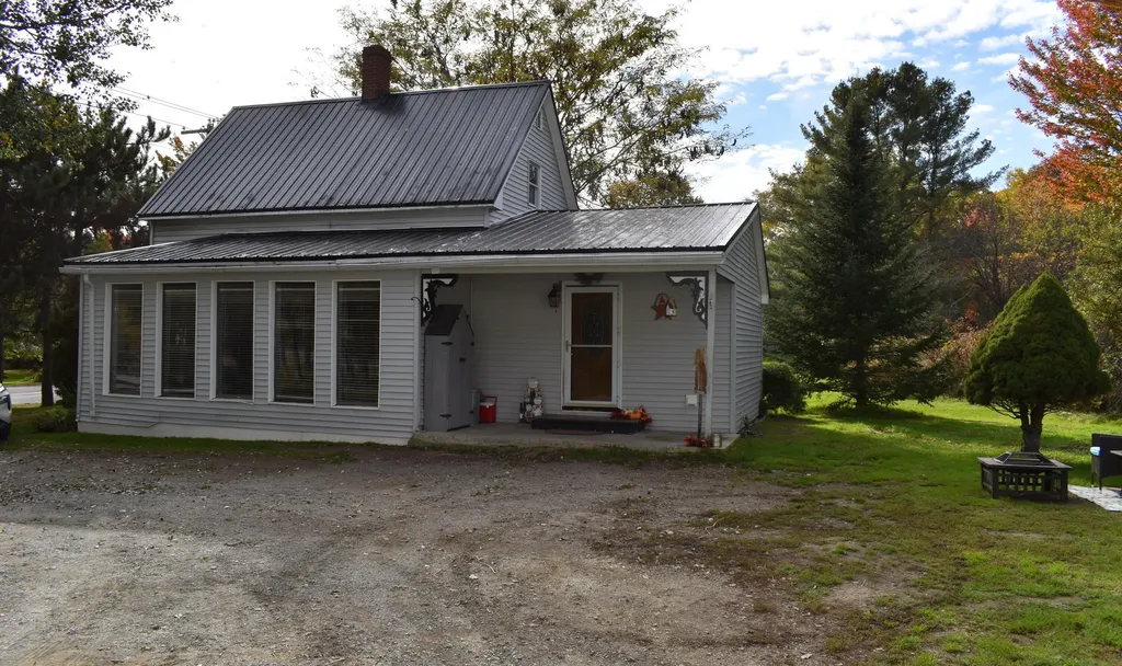 107 Canaan Road Hartland ME 04943