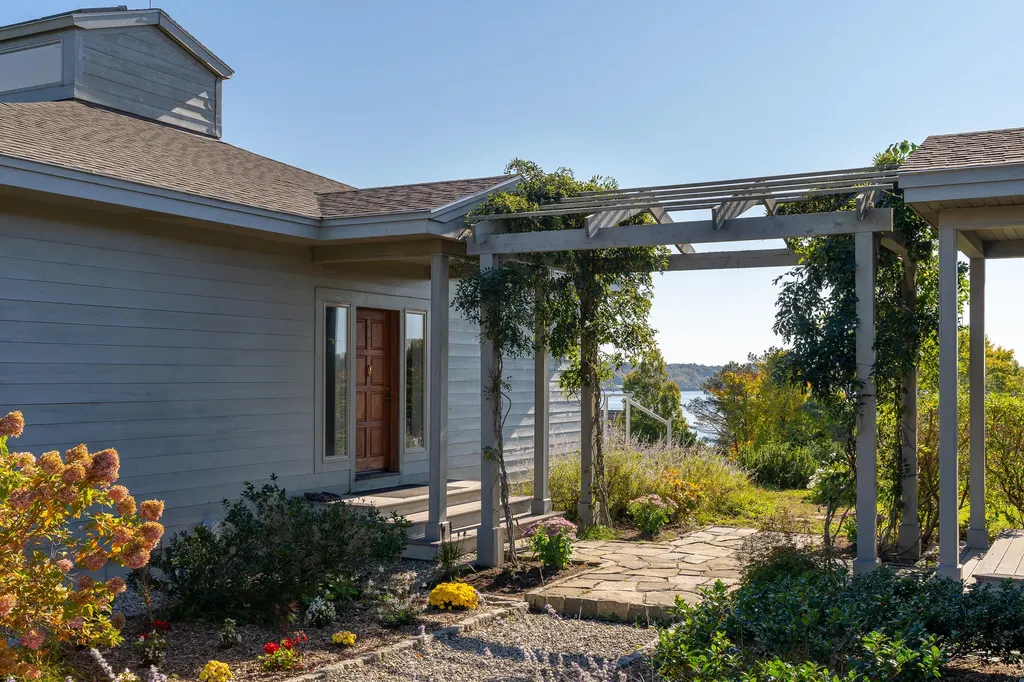 189 Allen Point Road Harpswell ME 04079