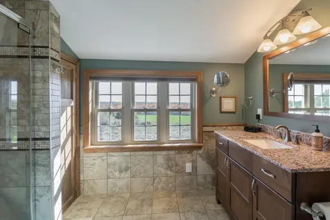 9 Apple Grove Topsham ME 04086