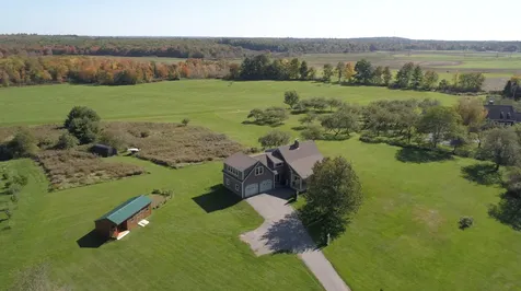 9 Apple Grove Topsham ME 04086