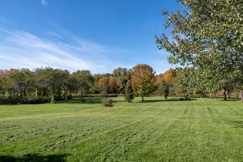 9 Apple Grove Topsham ME 04086