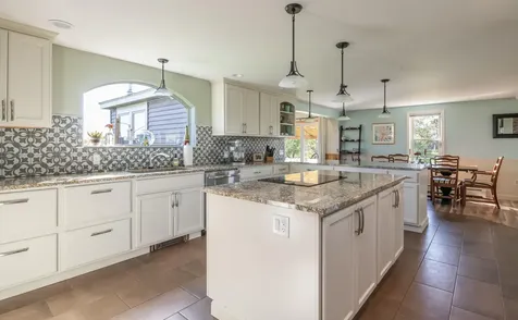 9 Apple Grove Topsham ME 04086